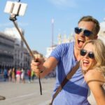 Las 5 ciudades del mundo donde es más fácil viajar con amigos que nunca han salido del país