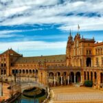 5 ciudades donde la música en vivo en la calle es el verdadero monumento